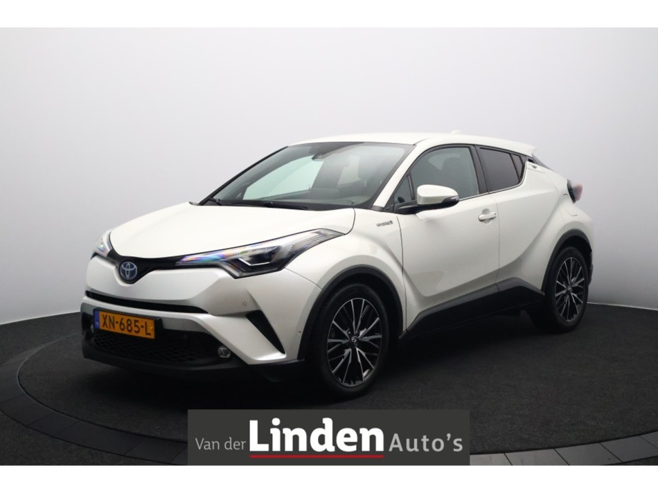 Hoofdafbeelding Toyota C-HR - 1.8 Hybrid Executive | Navigatie | Getint Glas | Camera | Clima | Lane Keep Assist